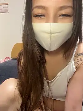 Snapshot of anchan69 chatting on 04-18-26, 10:32 anchan69 online show from 04-18-26, 10:32