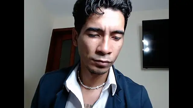 Snapshot of King_Liam chatting on 01-24-25, 10:43 King Liam online show from 01-24-25, 10:43