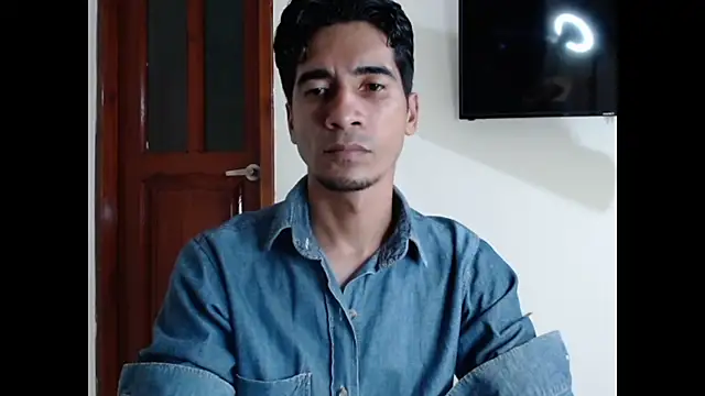 Snapshot of King_Liam chatting on 01-27-25, 01:48 King Liam online show from 01-27-25, 01:48