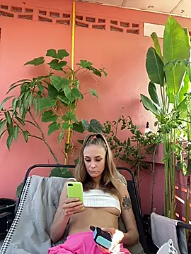 White Lu online show from 04-17-26, 02:03