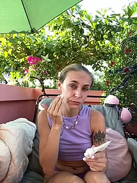 White Lu online show from 01-12-26, 02:07