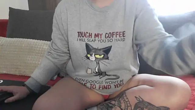 Snapshot of bunnyfox420 chatting on 05-11-26, 04:37 bunnyfox420 online show from 05-11-26, 04:37