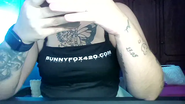 bunnyfox420 online show from 09-30-25, 03:18