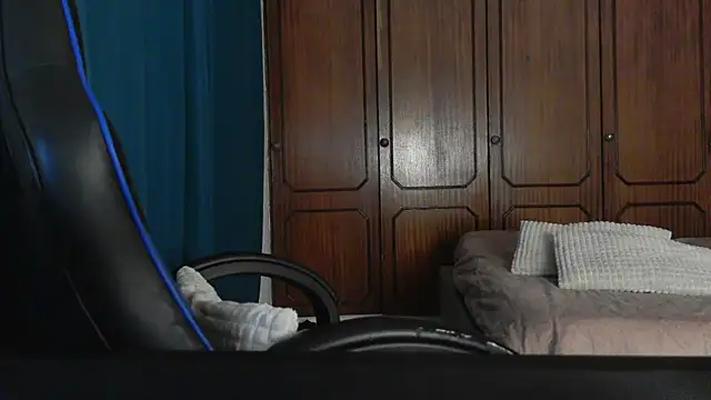 bunnyfox420 online show from 12-19-25, 06:10