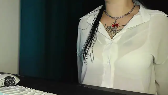 bunnyfox420 online show from 11-18-25, 07:28