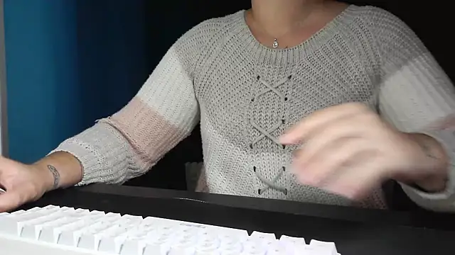 bunnyfox420 online show from 11-16-25, 07:07