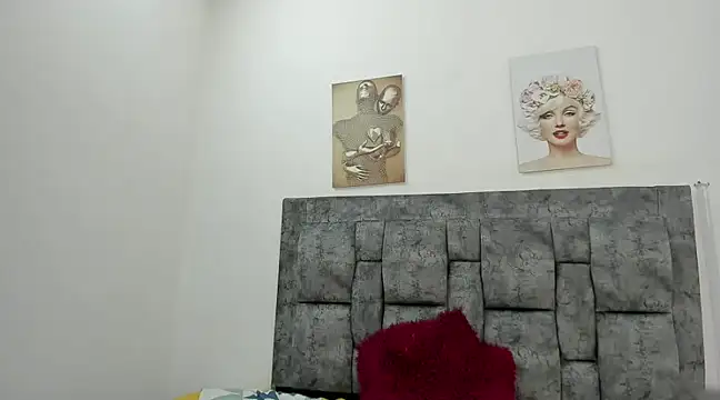 Chloe sweets online show from 02-12-25, 04:23