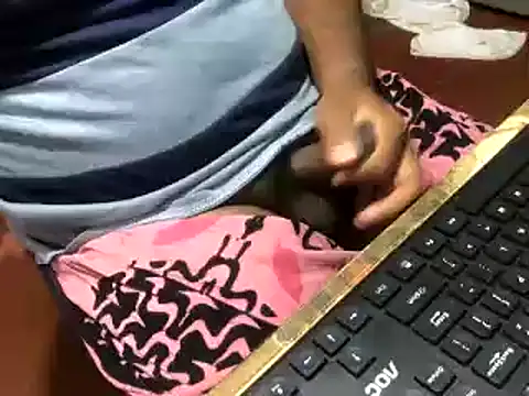 Snapshot of lolboy1234Z chatting on 01-12-26, 11:09 lolboy1234Z online show from 01-12-26, 11:09