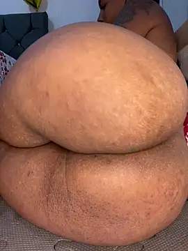 Charlotte bronxxx online show from 12-21-25, 04:41