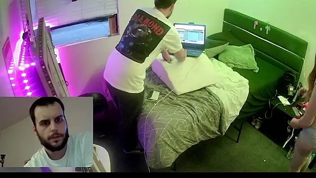 Snapshot of barbieinbondage7 chatting on 03-15-25, 01:51 barbieinbondage7 online show from 03-15-25, 01:51