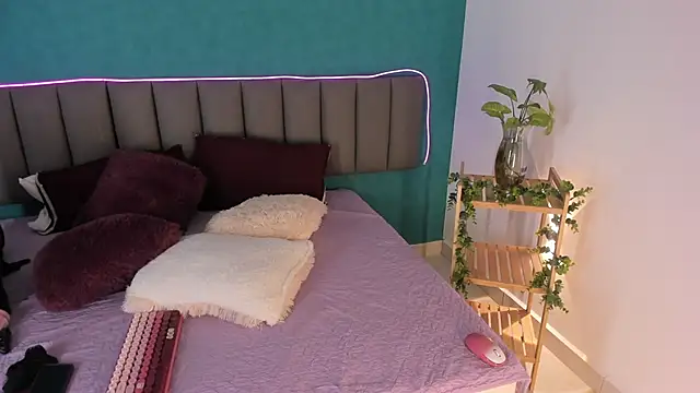 AriaMoonLight online show from 11-23-25, 12:04