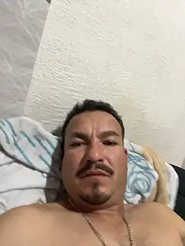 Snapshot of paullliliu chatting on 12-21-25, 01:24 paullliliu online show from 12-21-25, 01:24