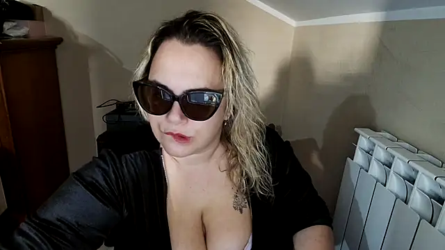 topina8 online show from 11-18-25, 02:53