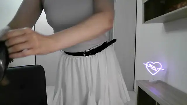 Snapshot of Victoria_Glam chatting on 03-13-25, 05:28 Victoria Glam online show from 03-13-25, 05:28