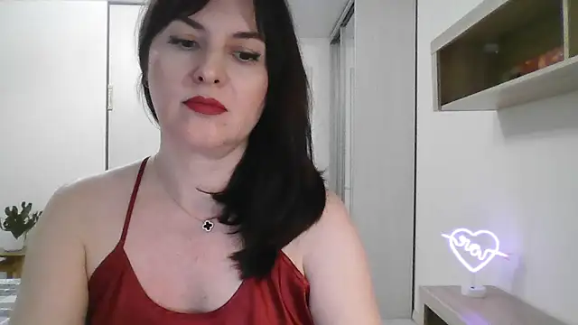 Snapshot of Victoria_Glam chatting on 02-11-25, 10:07 Victoria Glam online show from 02-11-25, 10:07