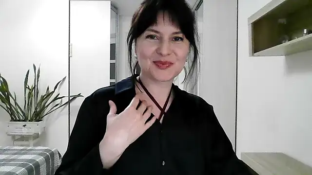 Snapshot of Victoria_Glam chatting on 09-18-25, 07:50 Victoria Glam online show from 09-18-25, 07:50