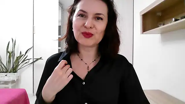 Snapshot of Victoria_Glam chatting on 10-15-25, 04:15 Victoria Glam online show from 10-15-25, 04:15