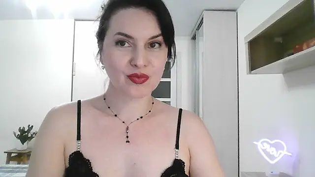 Snapshot of Victoria_Glam chatting on 02-21-25, 08:38 Victoria Glam online show from 02-21-25, 08:38