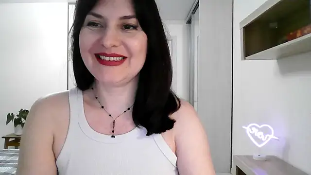 Snapshot of Victoria_Glam chatting on 03-20-25, 09:24 Victoria Glam online show from 03-20-25, 09:24