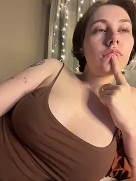 Snapshot of Molli_Luv chatting on 03-23-26, 01:28 Molli Luv online show from 03-23-26, 01:28