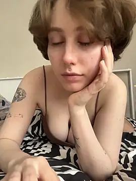 Snapshot of Molli_Luv chatting on 03-05-26, 08:11 Molli Luv online show from 03-05-26, 08:11
