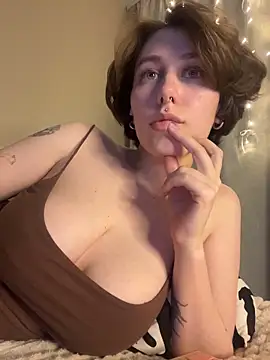 Snapshot of Molli_Luv chatting on 03-06-26, 04:24 Molli Luv online show from 03-06-26, 04:24
