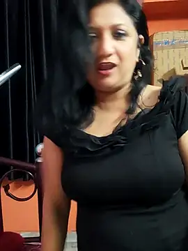 Snapshot of horny_lizia chatting on 12-19-25, 05:04 horny lizia online show from 12-19-25, 05:04