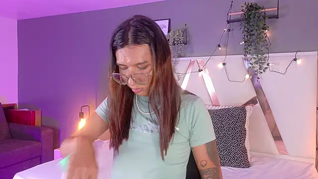 LauraaGomezz   online show from 10-01-25, 07:29