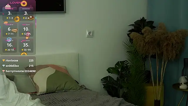 VeronaCritchlow online show from 03-18-25, 02:06