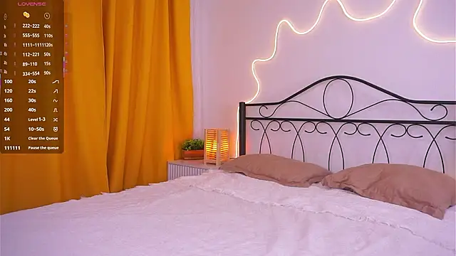 VeronaCritchlow online show from 03-25-26, 07:19