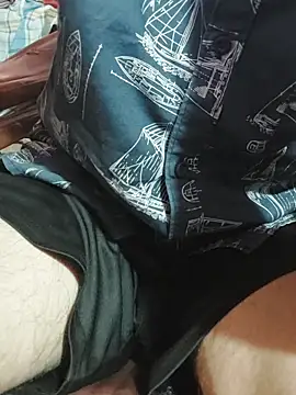 Snapshot of Extrembox5 chatting on 10-26-25, 03:29 Extrembox5 online show from 10-26-25, 03:29