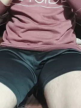 Snapshot of Extrembox5 chatting on 12-21-25, 04:14 Extrembox5 online show from 12-21-25, 04:14