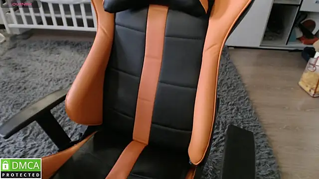 crystalyss online show from 11-05-25, 03:20