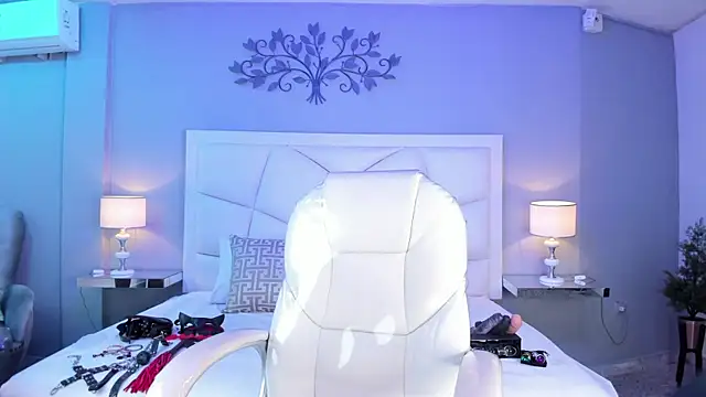 Snapshot of ZoeySnow chatting on 10-11-25, 11:55 ZoeySnow online show from 10-11-25, 11:55