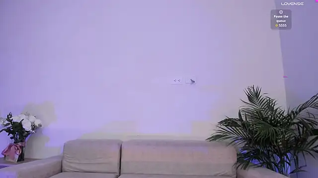 Hannah Jonhson online show from 12-21-25, 03:41