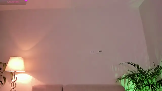 Hannah Jonhson online show from 04-11-26, 03:47