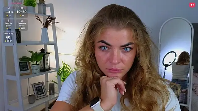 Donna Sun online show from 09-14-25, 04:24