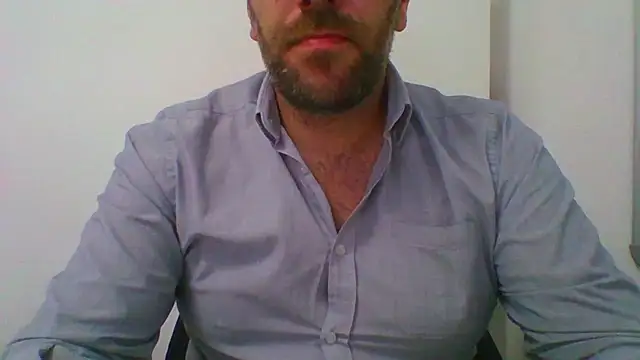 Snapshot of _tuga_man_ chatting on 09-22-25, 12:44 tuga man online show from 09-22-25, 12:44