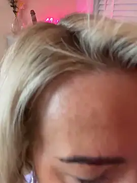 MakemeMillie1 online show from 03-08-26, 06:49