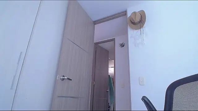 Zoedaniels online show from 03-04-26, 09:33