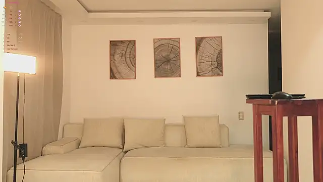 cinnamon crisss online show from 05-16-26, 01:26