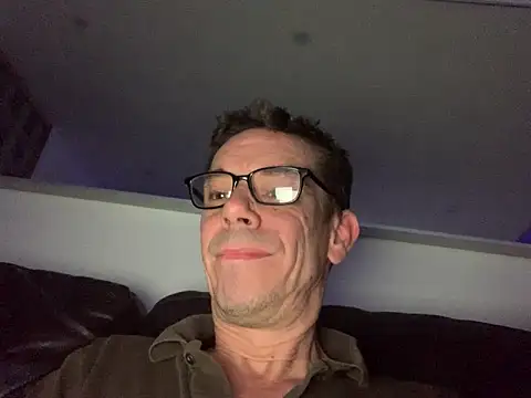 Snapshot of Kenhornu chatting on 03-05-26, 11:10 Kenhornu online show from 03-05-26, 11:10