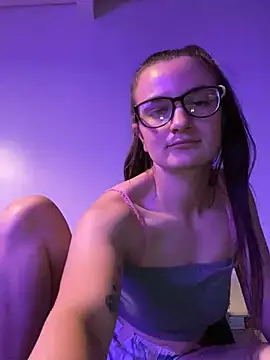 thequeenkendall2025 online show from 02-04-25, 09:49