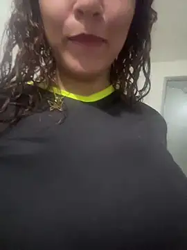 Snapshot of ALEXANDRA95 chatting on 02-15-25, 12:48 ALEXANDRA95 online show from 02-15-25, 12:48