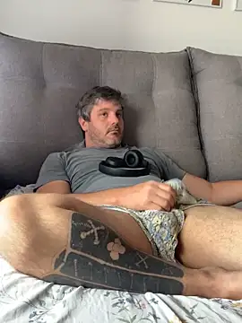 Taurino gostoso online show from 03-17-25, 12:57