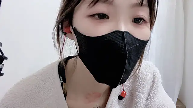 Snapshot of Chu1314 chatting on 02-26-25, 06:48 Chu1314 online show from 02-26-25, 06:48