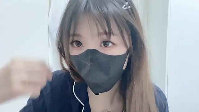 Snapshot of Chu1314 chatting on 02-28-25, 03:37 Chu1314 online show from 02-28-25, 03:37