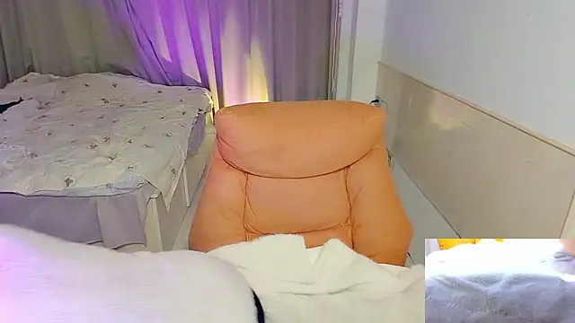 Song 99 online show from 10-27-25, 01:34