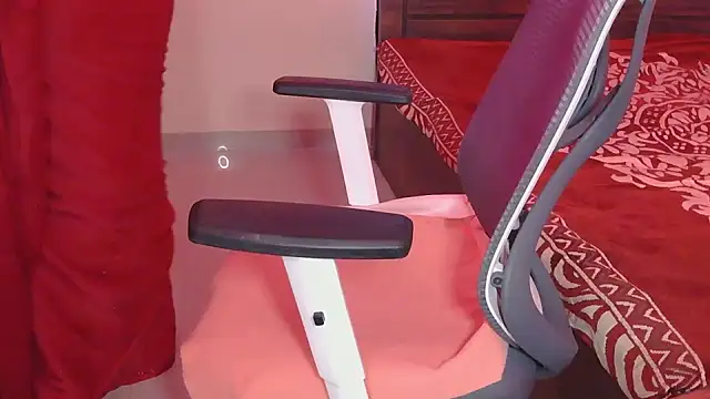 PRIYANKAUAE online show from 11-26-25, 09:53