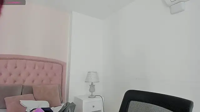 Kendall  Fox online show from 09-21-25, 05:34